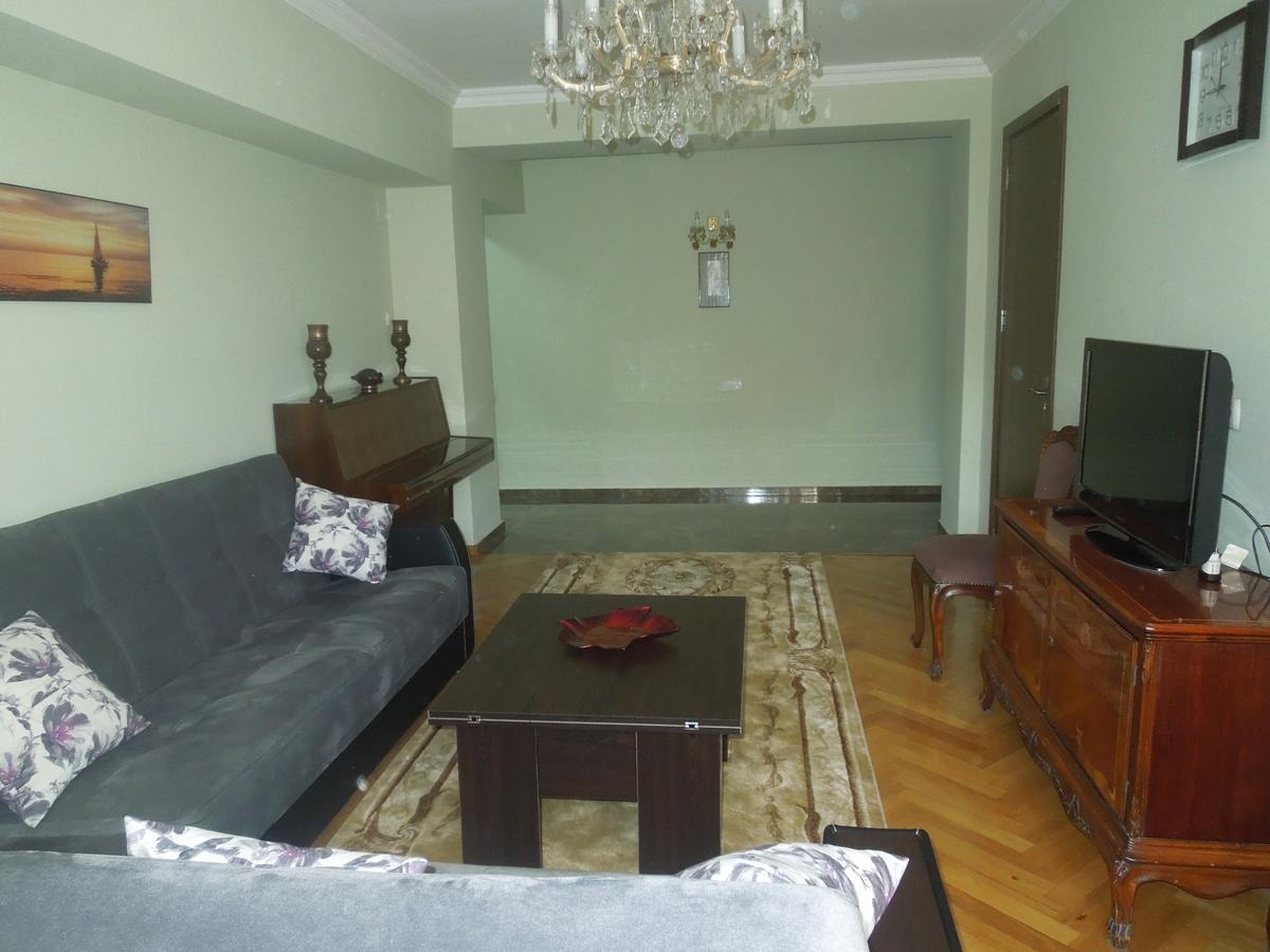 Nellie'S Apartment Батуми Экстерьер фото